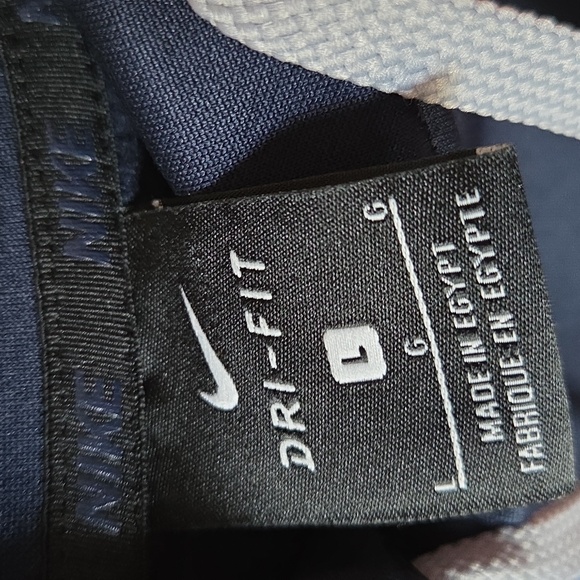 Nike Men's Navy Blue Hoodie - Picture 2 of 8